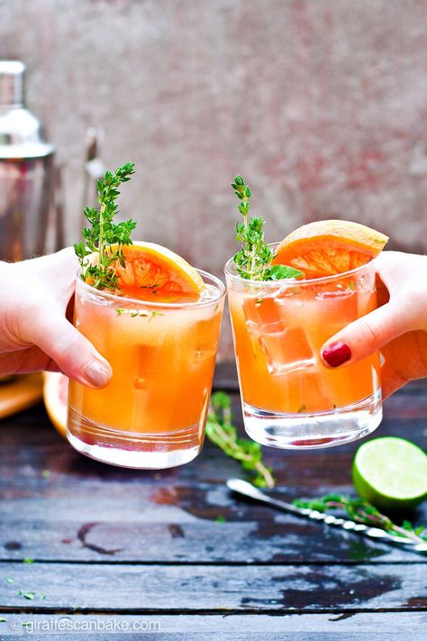 Grapefruit and Thyme Bourbon Smash 17 Delicious Whiskey Cocktails To Help You Survive Tax Day The Right Way Banana Empanadas, Kentucky Derby Cocktails, Viennese Whirls, Derby Party Food, Kentucky Derby Party Food, Bourbon Smash, Grapefruit Cocktail, Citrus Cocktails, Mule Recipe