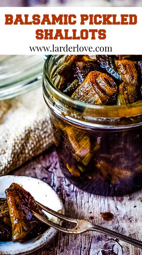 These spiced balsamic pickled shallots are packed with flavour and super easy to make. Perfect with game, shees, cookes and cured meats. #pickledonions #shllots #pickledshallots #balsamicvinegar #cheeseboard #larderlove Balsamic Pickled Onions, Pickled Shallots Recipes, Preserving Shallots, Preserving Eggplant, Winter Canning, Pickled Items, Cheese Board Easy, Pub Snack, Shallot Recipes