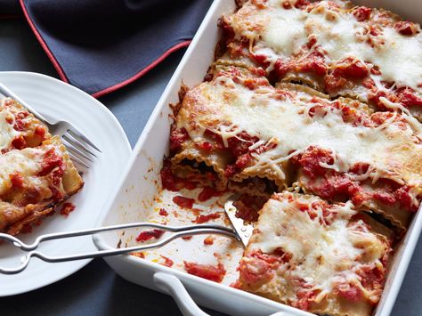 Portobello Lasagna Rollups recipe from Ellie Krieger via Food Network Portobello Lasagna, Lasagna Rollups Recipe, Lasagna Recipe Roll Ups, Popular Healthy Recipes, Ellie Krieger, Mushroom Lasagna, Lasagna Roll Ups, Lasagna Roll, Lasagna Rollups