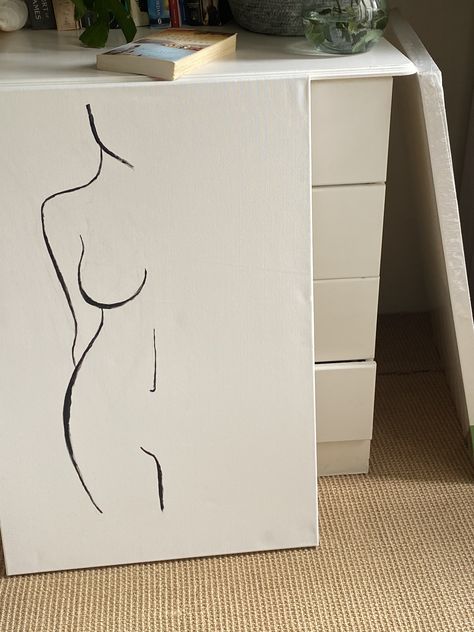 Paintings Of Women Bodies, How To Paint Body Silhouette, Minimalist Body Painting, Easy Feminine Painting, Body Silouttes Art, Women Body Outline Drawing Easy, Clean Girl Painting Ideas, Painting Silhouette Woman, Body Paintings Female Canvas