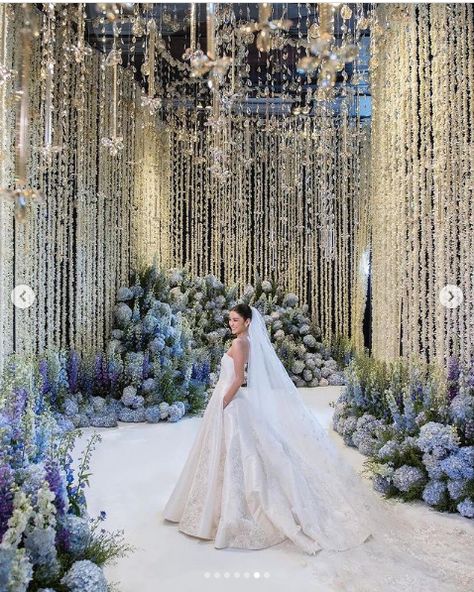 Weddings Decorations Elegant Romantic, Dream Wedding Reception, Dream Wedding Decorations, Luxury Wedding Decor, Wedding Planning Decor, Wedding Backdrop Design, Wedding Design Decoration, Blue Themed Wedding, Wedding Stage Decorations