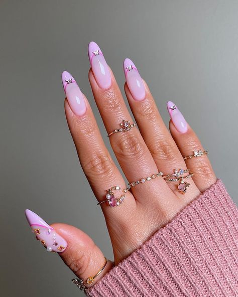 Paznokcie Hello Kitty, Almond Gel Nails, Classy Nail Art Ideas, Kutek Disney, Nagel Tips, Summery Nails, Girly Acrylic Nails, Casual Nails, Short Square Acrylic Nails