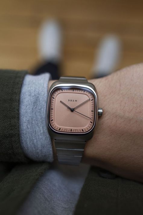 Stylish Watches Men, Vintage Watches Women, Retro Watches, Vintage Watches For Men, Watches Unique, Stylish Watches, Casual Watches, Classic Watches, Mode Inspo