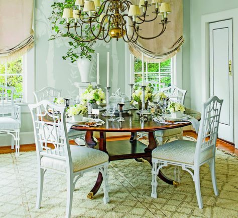 The Chinoiserie Dining Room (via Bloglovin.com ) Upholstered Door, Chinoiserie Dining Room, White Dining Room Sets, Chinese Chippendale Chairs, Furniture Joinery, Chippendale Chairs, Stylish Dining Room, Dining Design, White Dining Room