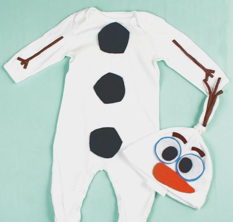 Infant Olaf-lovers, rejoice! This Onesie and Hat Combo ($40) has got your little covered! Olaf Outfit, Olaf Frozen Costume, Olaf Halloween, Olaf Halloween Costume, Diy Fantasia, Olaf Costume, Snowman Costume, Newborn Costume, Frozen Costume