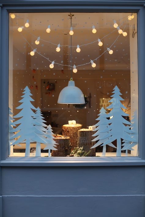 j u n k a h o l i q u e: Winter festivities at Rust 2015 Best Christmas Lights, Christmas Window Display, Christmas Window Decorations, Store Window, Window Displays, Christmas Window, Tree Ideas, Noel Christmas, Christmas Deco