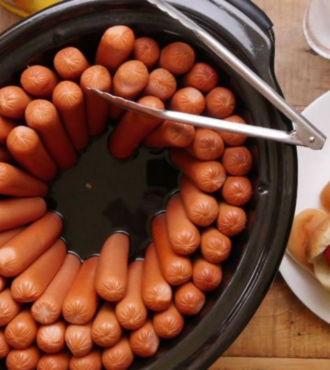 Wieners In Crockpot, Hotdogs For A Crowd Parties, Hot Dogs In Roaster Pan, Cooking Hotdogs In Crockpot, How To Cook Hot Dogs In Bulk, How To Serve Hotdogs At A Party, Hot Dogs In Slow Cooker, Cook Hot Dogs In Crock Pot, Hot Dog In Crockpot