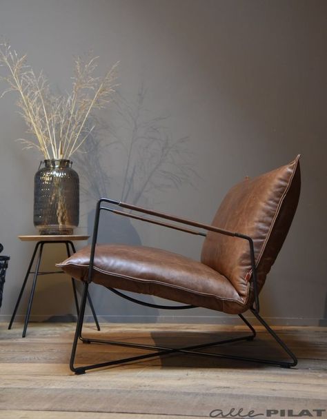 Leather Interior Design, Comfortable Living Room Chairs, Rustic Sofa, Elegant Living Room Decor, Metal Furniture Design, Leather Chairs, Armchair Furniture, Iron Furniture, Chair Upholstery