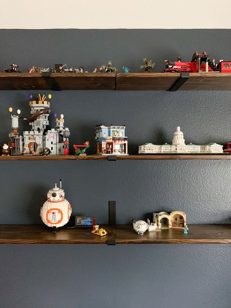 Shelf Boys Room, Boy Room Shelf, Boy Bedroom Shelves, Boys Room Wall Storage, Lego Wall Shelf Display, Display For Lego Creations, Boy Room Shelf Ideas, Boy Room Shelves, Shelves For Boys Room