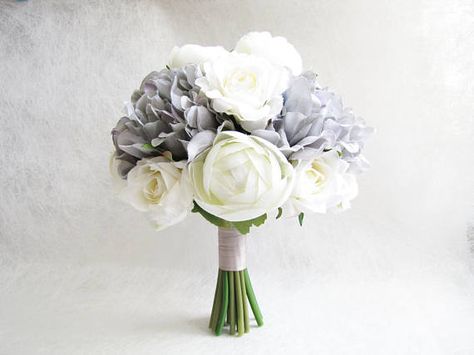 Peonies Wedding Bouquet, Peonies Bridal Bouquet, Bouquet White Roses, Wedding Bouquet White, White Rose Wedding Bouquet, Bridal Bouquet Bridesmaid, Peonies Wedding, Bride Details, Bridal Bouquet Peonies