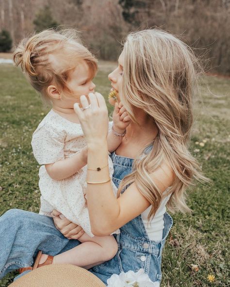 Bates Family Instagram, Josie Bates, Bates Family, Instagram Family, First Baby, Couple Photos, Instagram Photos, Hair Styles, Instagram