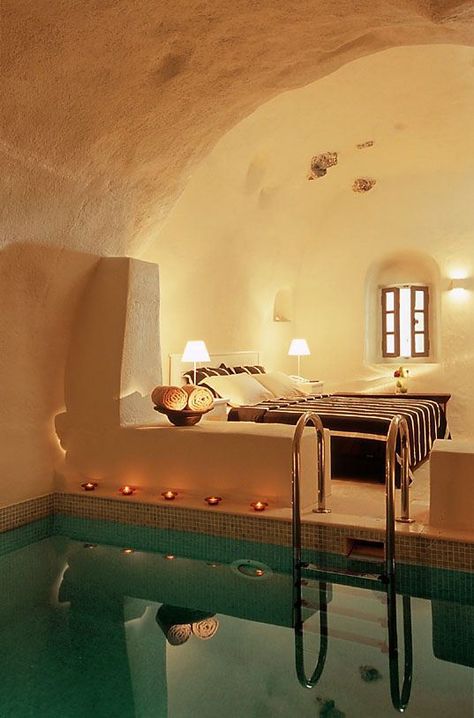 No really.... Is it honestly possible for me to have This??? Jeez oh Pete... Reasons to be rich. Beautiful Bedroom Designs, Piscina Interior, Dream Pools, Indoor Swimming, Design Hotel, Awesome Bedrooms, Dream Rooms, Cool Pools, Beautiful Bedrooms