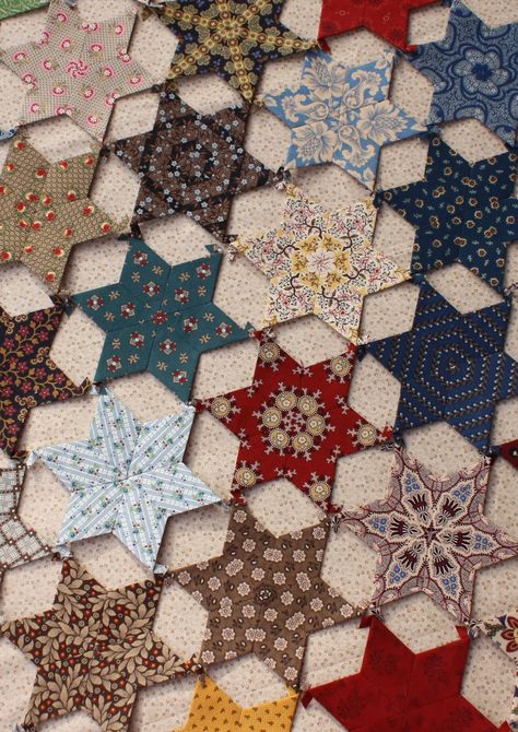 Temecula Quilt Co: Fussy Friday #8 - ideas for layout of stars Six Pointed Star, Hexie Quilt, English Paper Piecing Quilts, Star Quilt Blocks, Hexagon Quilt, Paper Piecing Quilts, Paper Piecing Patterns, Diy Quilt, Foundation Paper Piecing