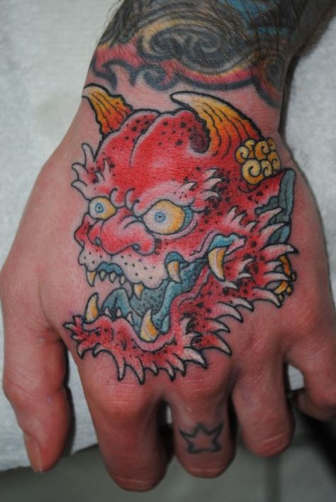 Oni Head Tattoo, Split Oni Mask Tattoo, Traditional Oni Mask Tattoo Design, Oni Traditional Art, Japanese Demon Tattoo Traditional, Oni Japanese, One Horned Oni, Japanese Mythical Creatures, Trad Flash