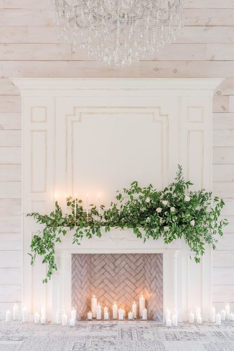 Wedding Flowers Fireplace, Wedding Mantel Decor, Soft Elegant Aesthetic, Fireplace Wedding Decor, Mantel Flowers, Fireplace Wedding, Wedding Mantle, Minimalist Fireplace, Wedding Fireplace