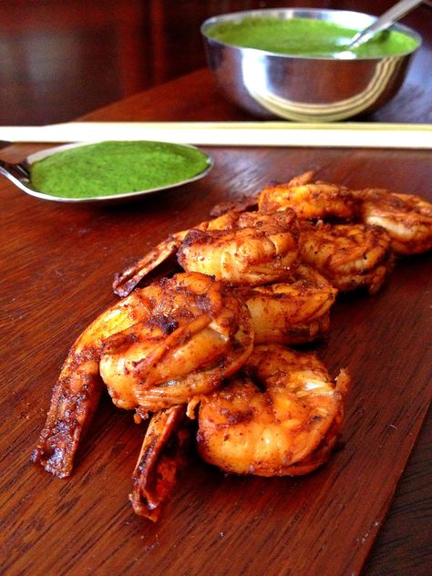 Bobby Flay's Grilled Shrimp Skewers with Cilantro-Mint Chutney. Elevated Recipes, Best Grilled Shrimp Recipe, Apple Curry, Easy Grilled Shrimp Recipes, Marinated Grilled Shrimp, Grilling Party, Smoker Pit, Spicy Grilled Shrimp, Bobby Flay Recipes