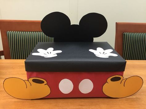 Mickey Mouse Card Box Ideas, Mickey Valentines Boxes, Disney Gift Box Ideas, Mickey Mouse Valentine Box Ideas, Mickey Mouse Gift Ideas, Mickey Mouse Valentines, Mouse Valentine, Mickey Mouse Classroom, Mickey Mouse Crafts