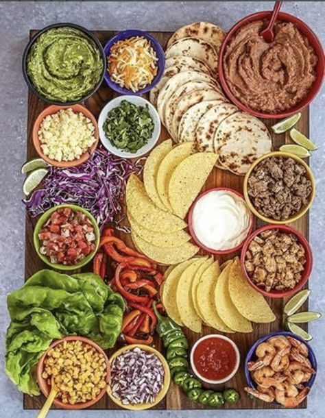 Charcuterie Board Theme Party, Mexican Charcuterie Board, Fun Charcuterie Board, Mexican Dinner Party, Mexican Party Food, Charcuterie Party, Snack Boards, Theme Party Ideas, Beautiful Boards