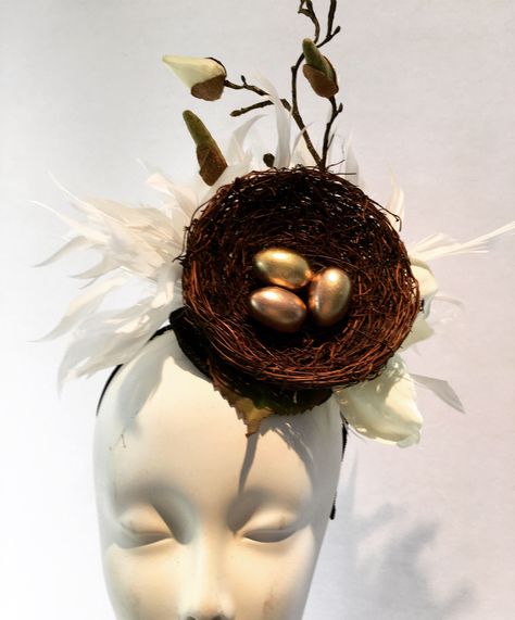 A personal favorite from my Etsy shop https://www.etsy.com/listing/528046241/white-fascinator-nest-headband-kentucky Derby Hats Diy Ideas, Derby Headband, White Fascinator, Spring Headband, Headband Fascinator, Easter Hats, Fascinator Headband, Peach Trees, Feather Headband