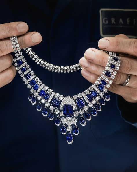 Transcendent in its beauty, this Graff high jewellery necklace features over 160 carats of vibrant sapphires and hypnotic white diamonds. #GraffDiamonds Graf Jewelry, Graff Diamond Necklace, Graff Necklace, Graff Jewellery, Luxury Sapphire Jewelry With Large Stone, Graff Jewelry Necklaces, Graff Jewelry Set, Luxury Sapphire Diamond Necklace, Luxury Sapphire Necklace With Diamond