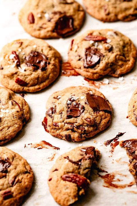 With crispy edges and soft, chewy middles, these easy gluten-free chocolate chip cookies get a flavor boost from oat flour, brown butter, brown sugar, dark chocolate, and flaky salt. Tapioca and sweet rice flour gives them extra chew. Made with one bowl and no xanthan gum, these homemade gluten-free cookies are more healthy than most. Small batch with dairy-free and vegan options. #gfchocolatechipcookies #easycookies #chewycookies #glutenfreecookies Brown Rice Flour Cookies, Cookies With Rice Flour, Rice Flour Cookies, Oat Flour Cookies, Gourmet Chocolate Chip Cookies, Sweet Rice Flour, Bojon Gourmet, Sweet Rice, Gluten Free Chocolate Chip Cookies