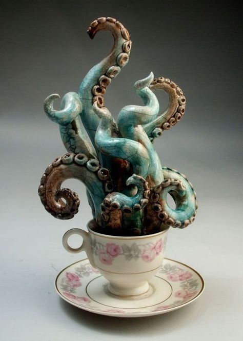 Diy Keramik, Cheap Diy Halloween Decorations, Motif Art Deco, Creation Art, Cerámica Ideas, Octopus Art, Pottery Sculpture, Kraken, Ceramic Sculpture