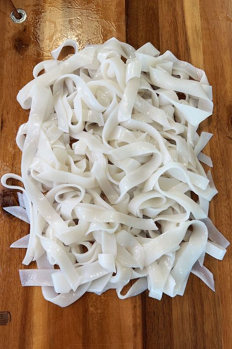 How to Make Rice Noodles (Homemade Fresh Rice Noodles) Rice Noodles Recipe, Noodles Homemade, Rice Noodle Recipes, Rice Noodles Stir Fry, Plain Rice, Noodles Recipe, Tapioca Flour, 30 Minute Meals, Round Cake Pans