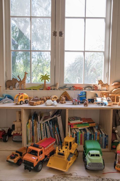 Reading Nook Next To Bed, Serena Mitnik Miller Home, Guest Room Eclectic, Kid Room Organization Ideas, Scandinavian Playroom, Plywood Shelf, Casa Hobbit, Pendant Lamps Bedroom, Plywood Projects