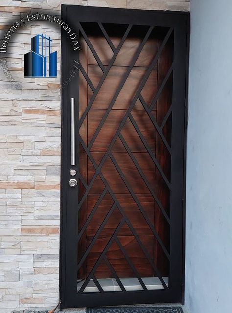 Grill Gate Design Entrance, Grill Gate Design Entrance Iron Doors, Metal Gates Design Ironworks, Metal Door Design Entrance, Steel Door Design Entrance, Metal Front Door Ideas, Main Door Grill Design, Iron Doors Modern, Door Grill Design