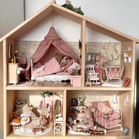 Maileg Furniture, Maileg Doll House, Ikea Dollhouse, Maileg Dolls, Crafts To Do When Your Bored, Maileg Mouse, Dollhouse Bedroom, Doll House Plans, Mini Doll House