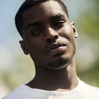 BlameBlackBoys 🍫💫 (@blameblackboys) • Instagram photos and videos Mekhi Lucky, Hood Movie, Portraits To Draw, Say Less, Dark Skin Boys, Male Portraits, Men With Style, Dream Man, Most Handsome Men