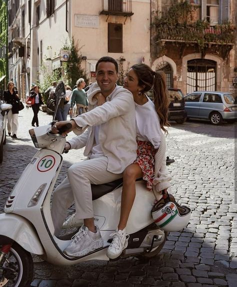 Vacation Poses, Rome Photo, Negin Mirsalehi, Couple Stuff, Couple Goal, Couples Goals, Photo Couple, Couples In Love, Couples Photoshoot