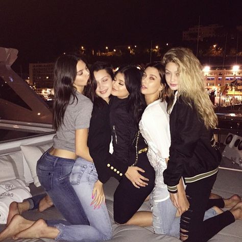 Kylie Jenner Party, Robert Kardashian Jr, Stile Kendall Jenner, Celebrity Bodies, Robert Kardashian, Kim K Style, Kardashian Kollection, Teen Choice Awards, Bff Goals