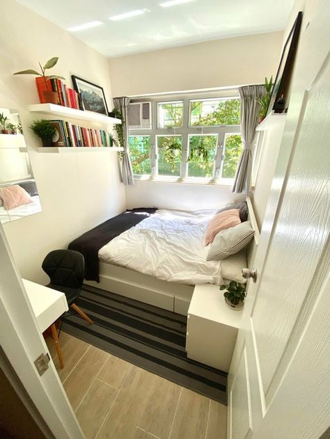 20+ People Showed Off Their Tiny Rooms, and They Are So Cozy We’d Love to Stay There Forever / Bright Side Paint My Room, Small Bedroom Ideas, Small Bedrooms, Small Bedroom Designs, Bohemian Bedroom Decor, Tiny Bedroom, Bedroom Green, Beautiful Living Rooms, Bedroom Designs