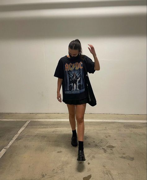 Band Dress Outfit, T Shirt And Mini Skirt Outfit, Mini Skirt Tshirt Outfit, Band Tee Summer Outfit, Big T Shirt Mini Skirt, Band Tshirt And Skirt, Band Tee With Skirt, Band Tee Outfits Summer, Oversized Black T-shirt For Concert