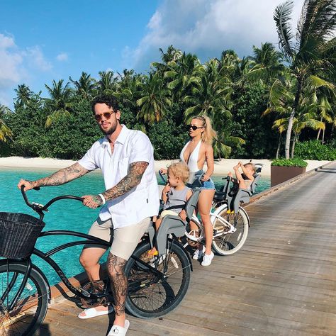 7.1m Followers, 524 Following, 1,458 Posts - See Instagram photos and videos from ⠀⠀⠀⠀⠀⠀⠀⠀⠀⠀⠀⠀⠀⠀⠀⠀⠀⠀Tammy  (@tammyhembrow) Tammy Hembrow, Beach Bike, Gymshark Women, Future Lifestyle, Family Beach, Family Lifestyle, Cute Family, Two Girls, Bike Ride