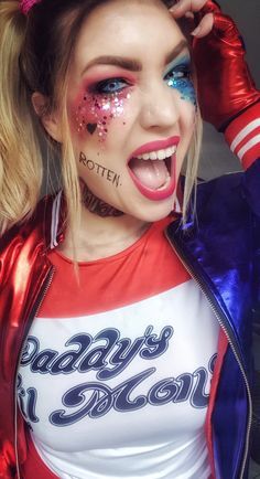 Harley Quinn Makeup Halloween, Harley Quinn Makeup Ideas, Harley Quinn Costume Makeup, Harley Quinn Make-up, Two Face Costume, Harley Quinn Diy, Harley Quinn Dress, Harley Quinn Costume Diy, Harley Quinn Disfraz