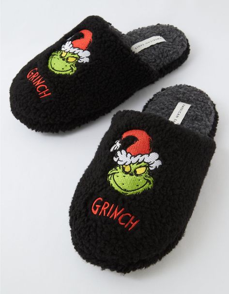 Grinch Slippers, The Pigeon, Christmas Shoes, Creative Christmas Trees, Comfy Slippers, Christmas Outfits Women, Men's Slippers, Shoe Design, Slippers Women