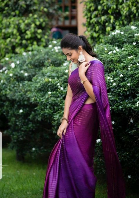 Exclusive Saree Blouse Designs, Modern Sarees, Lehenga Saree Design, Silk Sarees Online Shopping, Indian Women Fashion, Fancy Saree, New Saree Blouse Designs, Purple Saree, Saree Designer