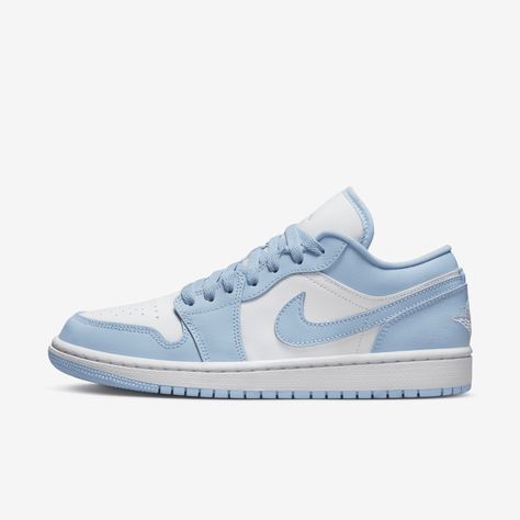 Air Jordan 1 Low Women, Jordan 1 Low Women, Basketball Silhouette, Nike Retro, Womens Air Jordans, Limited Edition Sneakers, Retro 1, Sport Chic, Air Jordan 1 Low