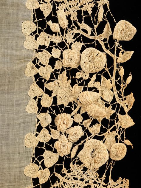 Lace Handkerchief, Irish Lace Crochet, Linens And Lace, Irish Lace, 자수 디자인, Bobbin Lace, Antique Lace, Lace Making, Irish Crochet