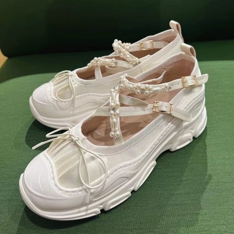 Style Mary Jane Shoes, Female Packing List, Zapatos Mary Jane, Round Toe Sneakers, Fitness Watch, White Heels, Women's Sports, Shoe Covers, Jane Shoes