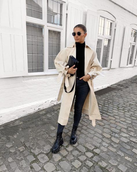 Amy-Beth van der Lowen on Instagram: “Expect to see this @topshop trench a whole lot 🧥” Trench Coat And Combat Boots Outfit, Light Trench Coat Outfit, Outfit With Combat Boots, Light Trench Coat, Combat Boot Outfits, Combat Boot Outfit, Trench Coat Outfit, Coat Outfit, Coat Outfits