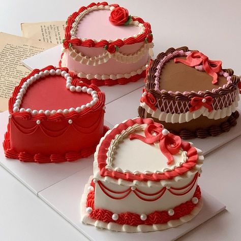 Red Birthday Cakes, Shaped Cakes, Vintage Birthday Cakes, Heart Cakes, Simple Cake Designs, Heart Shaped Cakes, Valentines Day Cakes, Pretty Dessert, Valentine Cake