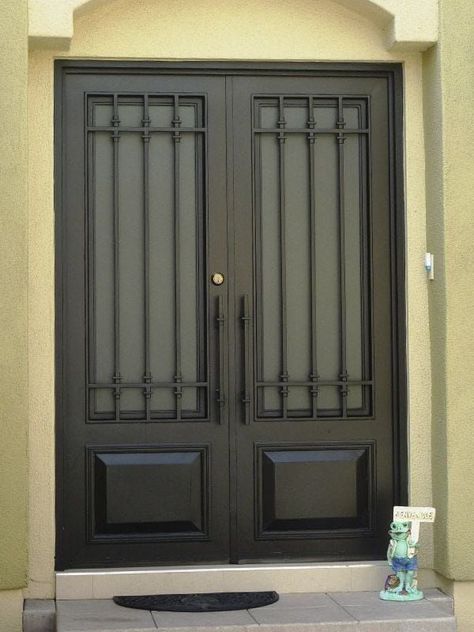 New ideas for main doors Wrought Iron Security Doors, Porte In Ferro, Double Door Entrance, Metal Front Door, Double Doors Exterior, Iron Front Door, Metal Doors Design, Steel Door Design, Iron Door Design