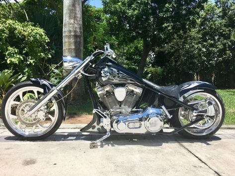 Harley Rocker, Big Dog Motorcycle, Harley Davidson Images, Custom Motorcycle Paint Jobs, Custom Motorcycles Bobber, Custom Motorcycles Harley, Dog Pitbull, Motorcycle Paint Jobs, Custom Street Bikes