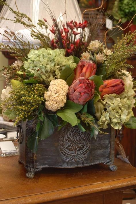 Faux Centerpieces Floral Arrangements, Large Floral Arrangements Home, Floral Arrangements For Home, Home Decor Floral Arrangements, Large Floral Arrangements, Large Flower Arrangements, Fall Flower Arrangements, Decorating For Christmas, Artificial Floral Arrangements