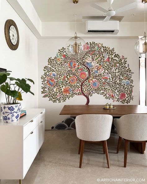 Wall Art Living Room Traditional, Indian Dining Room Decor, Dining Room Wall Art Ideas, Living Room Designs India, Aarti Thali, Gond Art, Tree Of Life Painting, Hand Painted Table, Diy Wall Painting