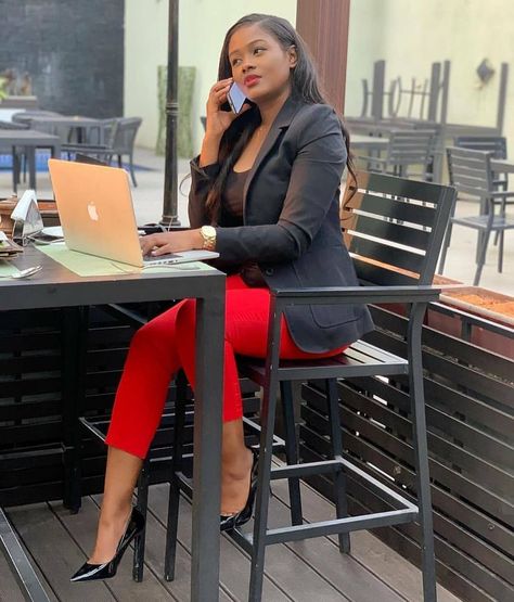 corporatechic | The richest people in the world look for and build networks, everyone else looks for work. . . . . . #9jaworkchic #myofficefashion… | Instagram Business Professional Outfits Black Women, Presentation Outfits For Women, Corporate Fashion Office Chic, Richest People In The World, Stylish Business Outfits, Cute Professional Outfits, Look Zara, Fashionable Work Outfit, Corporate Dress