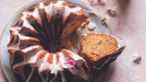 Date & Ginger Bundt Cake Recipe - Australian Country Ginger Bundt Cake, Sticky Date Pudding Recipe, Date Pudding Recipe, Chocolate Buttermilk Cake, Sticky Date Pudding, Australian Country, Date Pudding, Buttermilk Cake, Bundt Cake Recipe